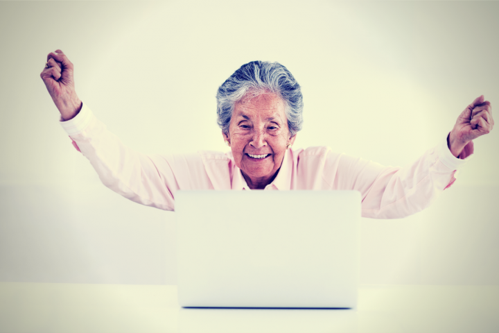 Woman succeeding online after reading this Beginner's Guide to ECommerce