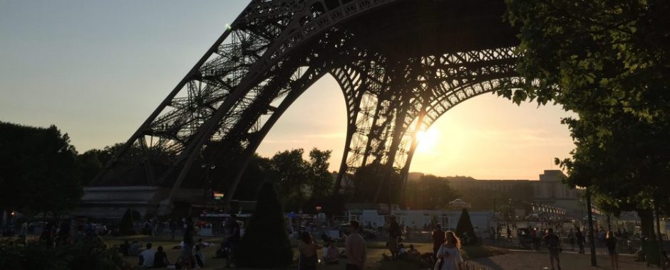 Sunset under the Eiffel Tower at Prosparis