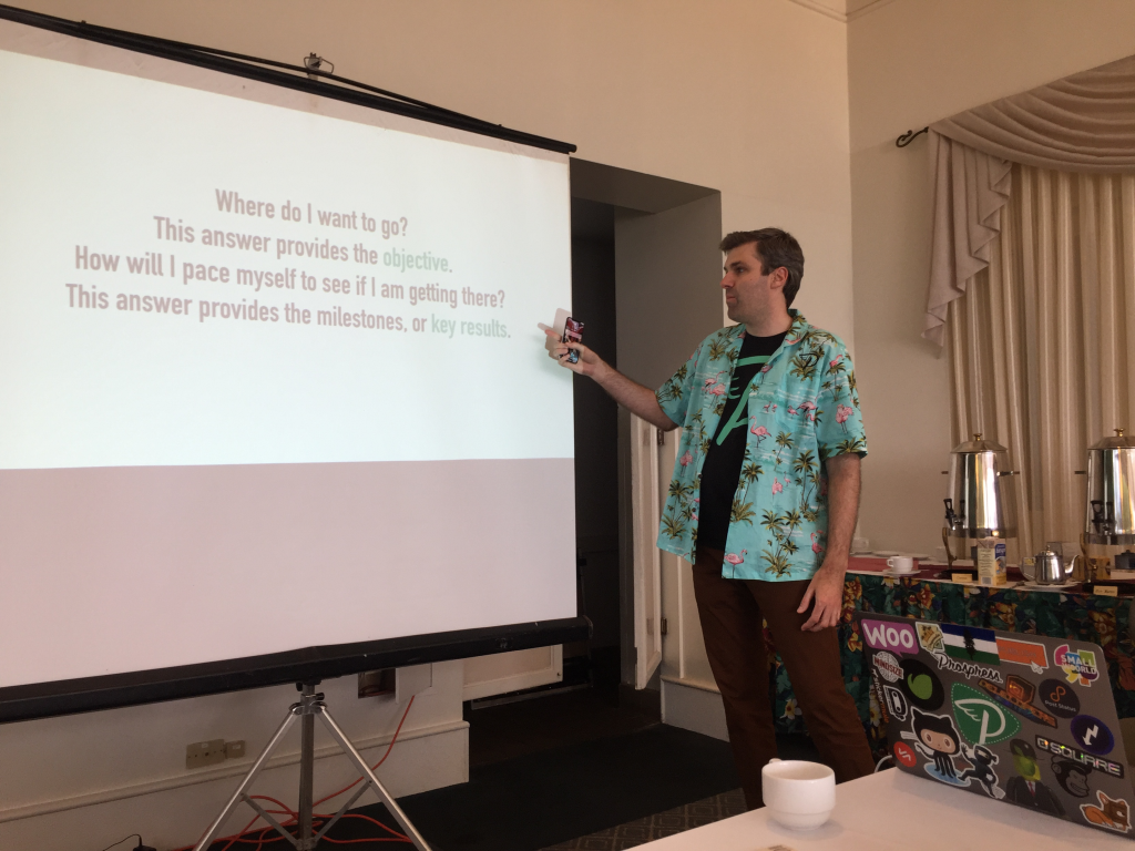 Man explaining what OKRs are at Prosparadise